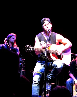 Kip Moore Hampton