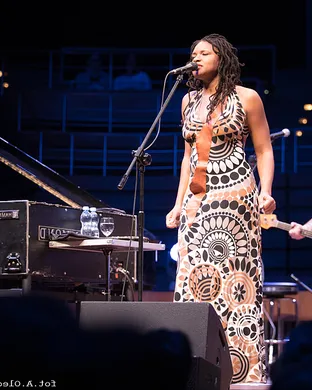 Lizz Wright Boston