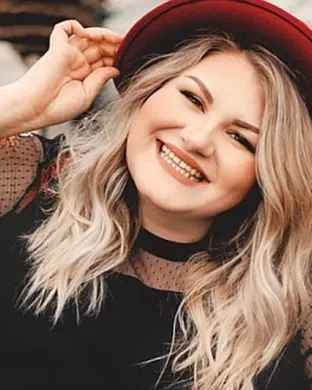Maddie Zahm Allston
